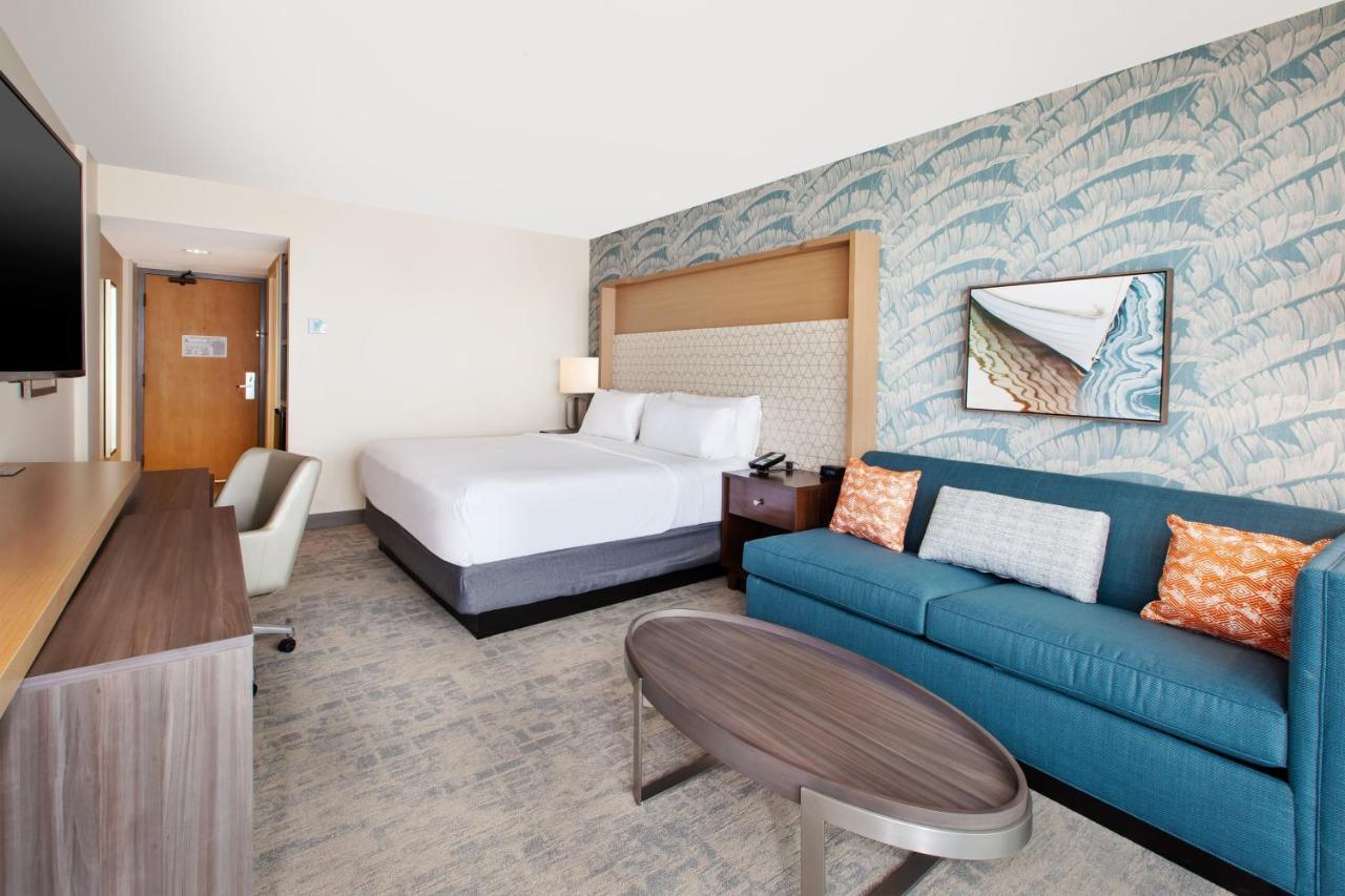 Holiday Inn Va Beach-Oceanside 21St St By Ihg Virginia Beach Exterior photo
