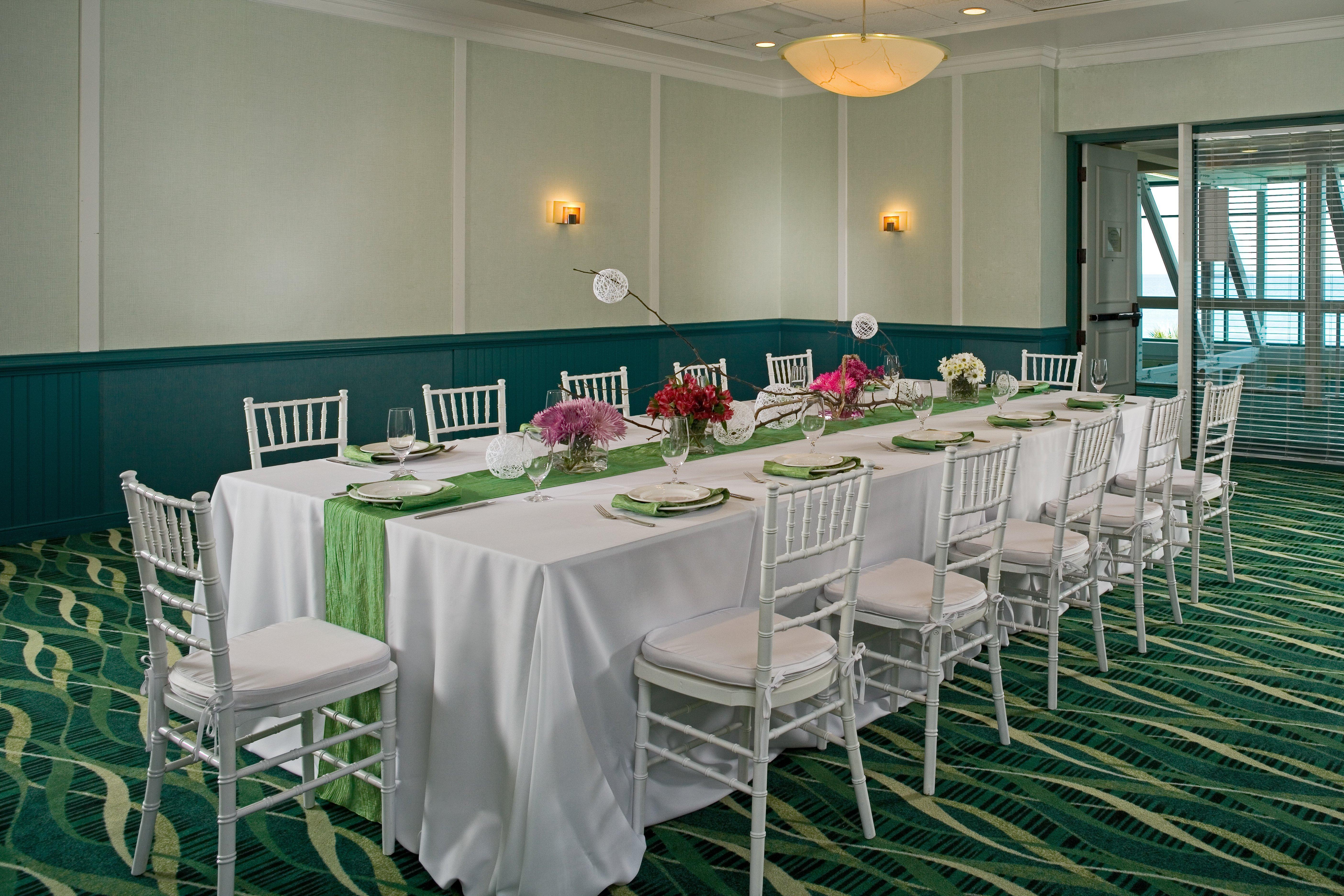 Holiday Inn Va Beach-Oceanside 21St St By Ihg Virginia Beach Exterior photo