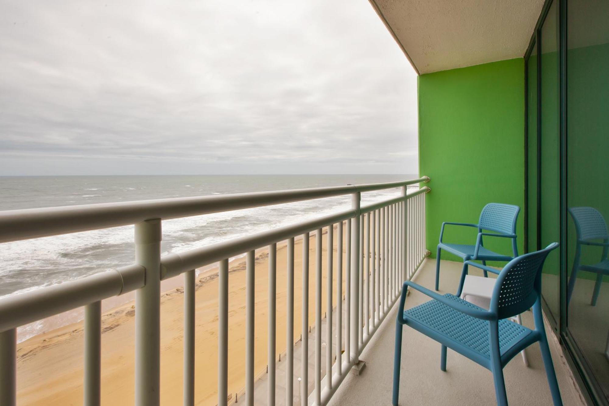 Holiday Inn Va Beach-Oceanside 21St St By Ihg Virginia Beach Exterior photo