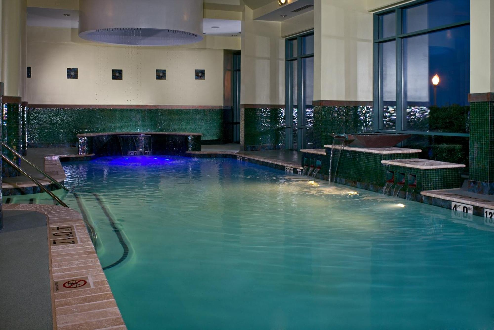 Holiday Inn Va Beach-Oceanside 21St St By Ihg Virginia Beach Exterior photo